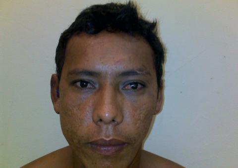 Mulher entra nua em delegacia, fugindo de tarado, que é preso